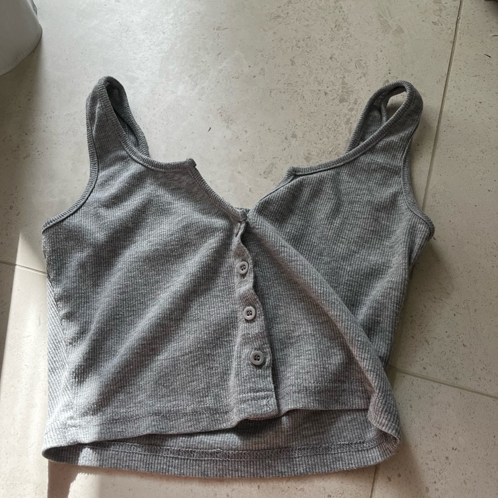 very cute grey top